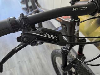 Bicicleta Raymon Carbono MTB
