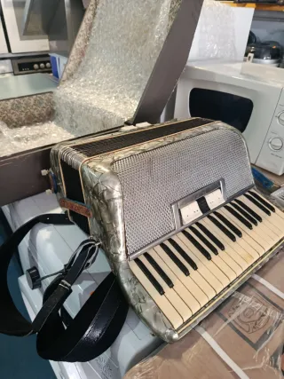 Acordeón Piano Paloma