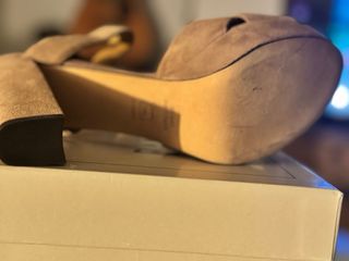 Zapatos de tacón cuadrado Stuart Weitzman..