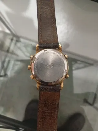 Reloj Lotus Dorado y Marrón