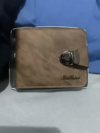 Cartera Marrón con Cierre Firme