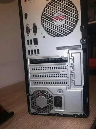 Torre PC Negra y Plateada