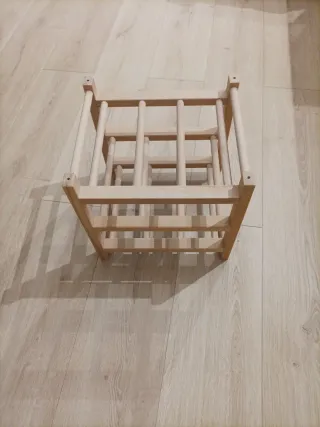 Portabottiglie in legno Hutten di Ikea