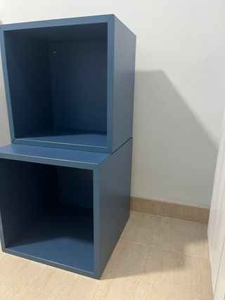 Estantería modular azul de madera