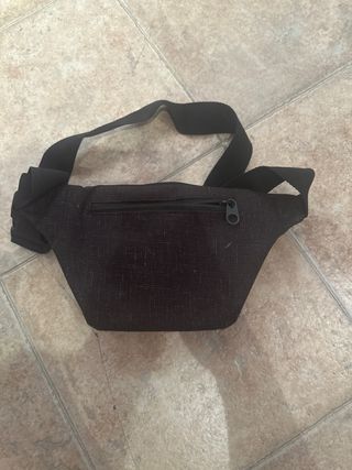 Riñonera Rip Curl Negra y Gris