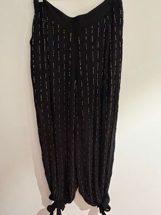 Pantalón Zara gasa pedrería negro
