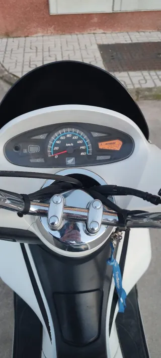 Honda PCX Blanca Maxi Scooter Automática
