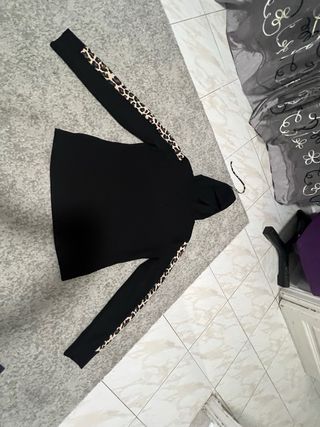 Chándal Guess Negro con Estampado Animal