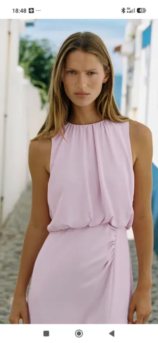 Vestido rosa sin mangas con abertura NUEVO