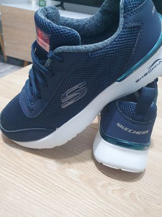 Skechers- Air -Dynamight -T35