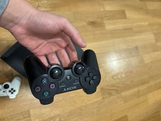 Consola PlayStation 3 con 2 mandos