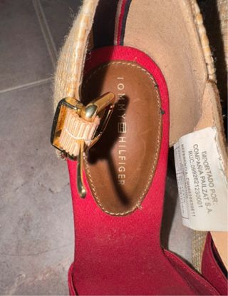 Sandalias Tommy Hilfiger Rojas y Beige