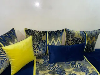 Fundas de salón terciopelo azul y amarillo