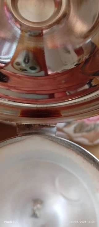 Tetera antigua de plata