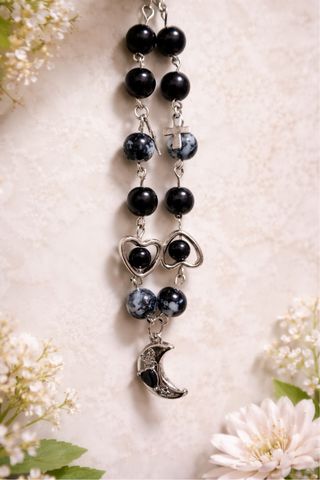 Pulsera de cuentas negra y plateada