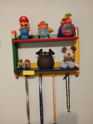 Estantería infantil de lápices