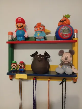 Estantería infantil de lápices