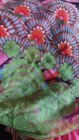 Sciarpa Desigual fantasia floreale tessuto leggero