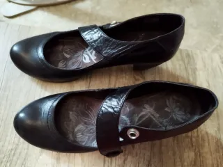 Zapatos de tacón negros