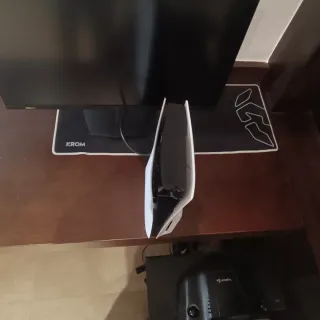 Playstation 5 con 2 mandos