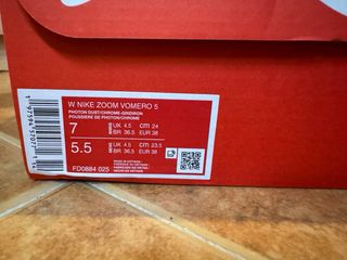 Nike Vomero 5