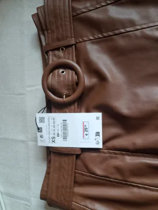 Falda Zara efecto piel marrón