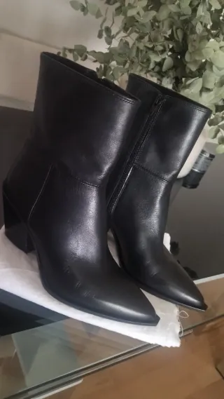 Botines Zara Piel. Sin Estrenar