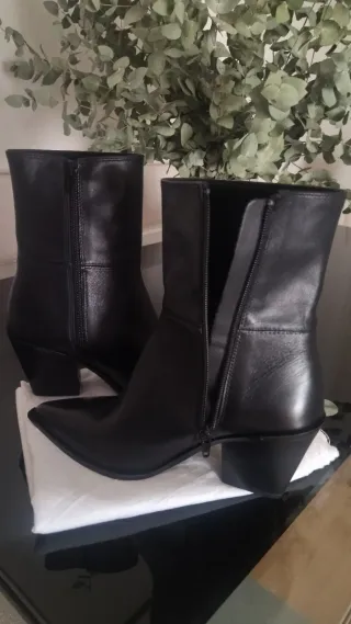 Botines Zara Piel. Sin Estrenar