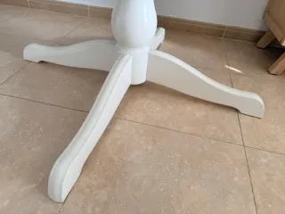 Mesa redonda extensible blanca