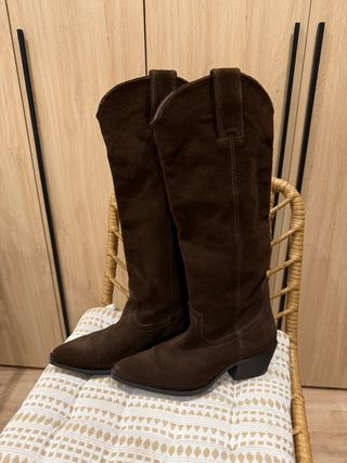 Botas Zara estilo cowboy ante marrón