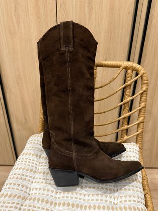 Botas Zara estilo cowboy ante marrón