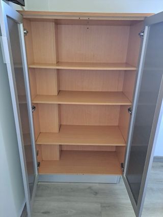 Mobile dispensa in legno e vetro