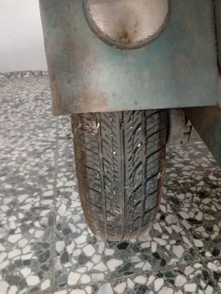 Remolque coche con lona azul