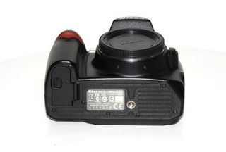 Cámara Nikon D3000 + Batería + Cargador + Funda.