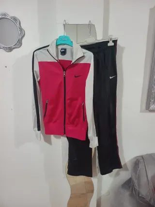 Conjunto deportivo Nike mujer