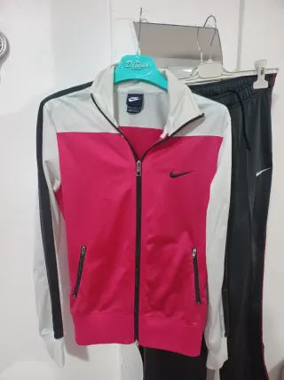 Conjunto deportivo Nike mujer