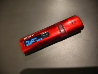 Walkman Sony MP3 NWZ B183F Rojo