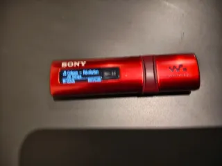 Walkman Sony MP3 NWZ B183F Rojo