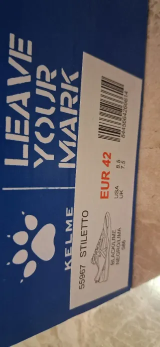 Zapatillas Kelme Fútbol Sala. Talla 42.