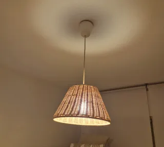 Lámpara de techo de mimbre