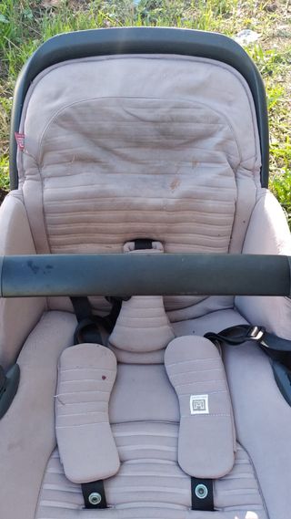 Carrito gemelar con dos sillas de coche