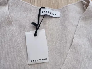 Conjunto Easy Wear chaleco y pantalón beige