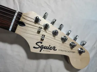 Guitarra Eléctrica Squire by Fender
