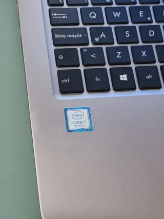 Portátil Asus i7