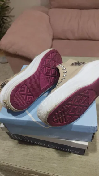 Converse Beige y Morado