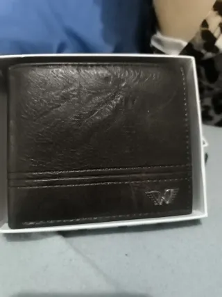 Cartera de piel marrón