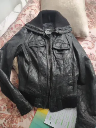 Cazadora Piel Ovina Vintage Stradivarius Talla xs