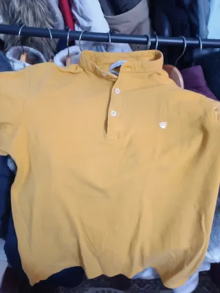 Polo amarillo mostaza cuello mao
