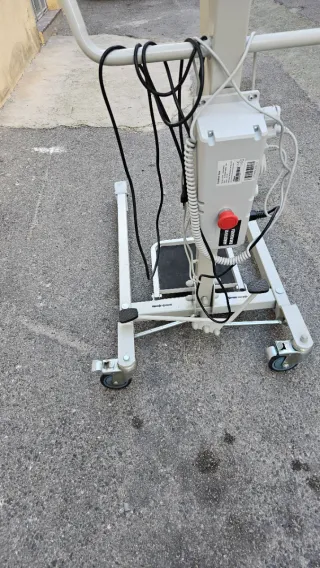 Grua de bipedestacion, para personas de movilidad.