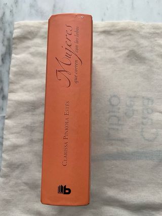 Mujeres que corren con los lobos.